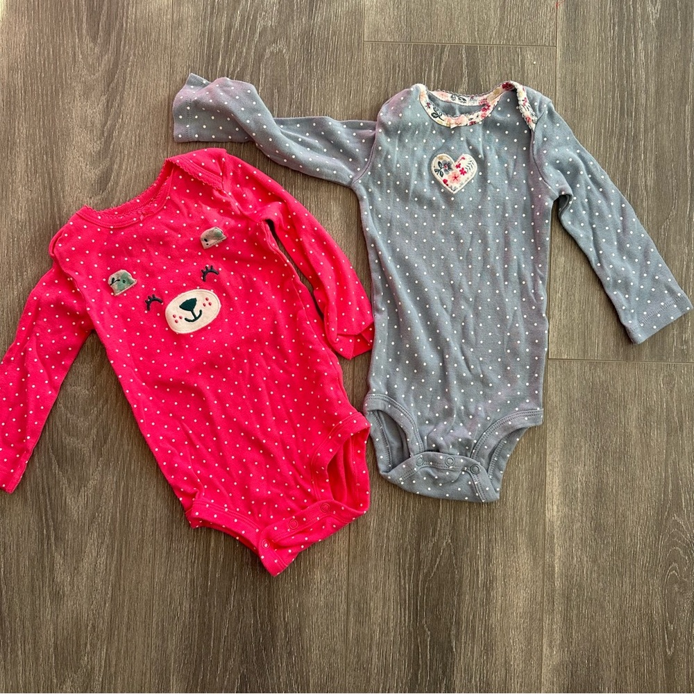 Carter’s 12M onesies (2)